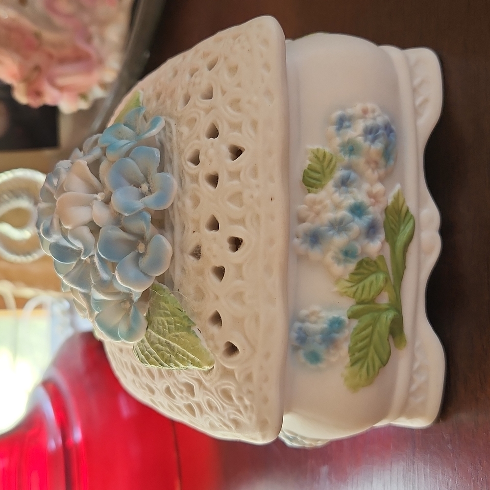 Hydrangeas porcelain jewelry box